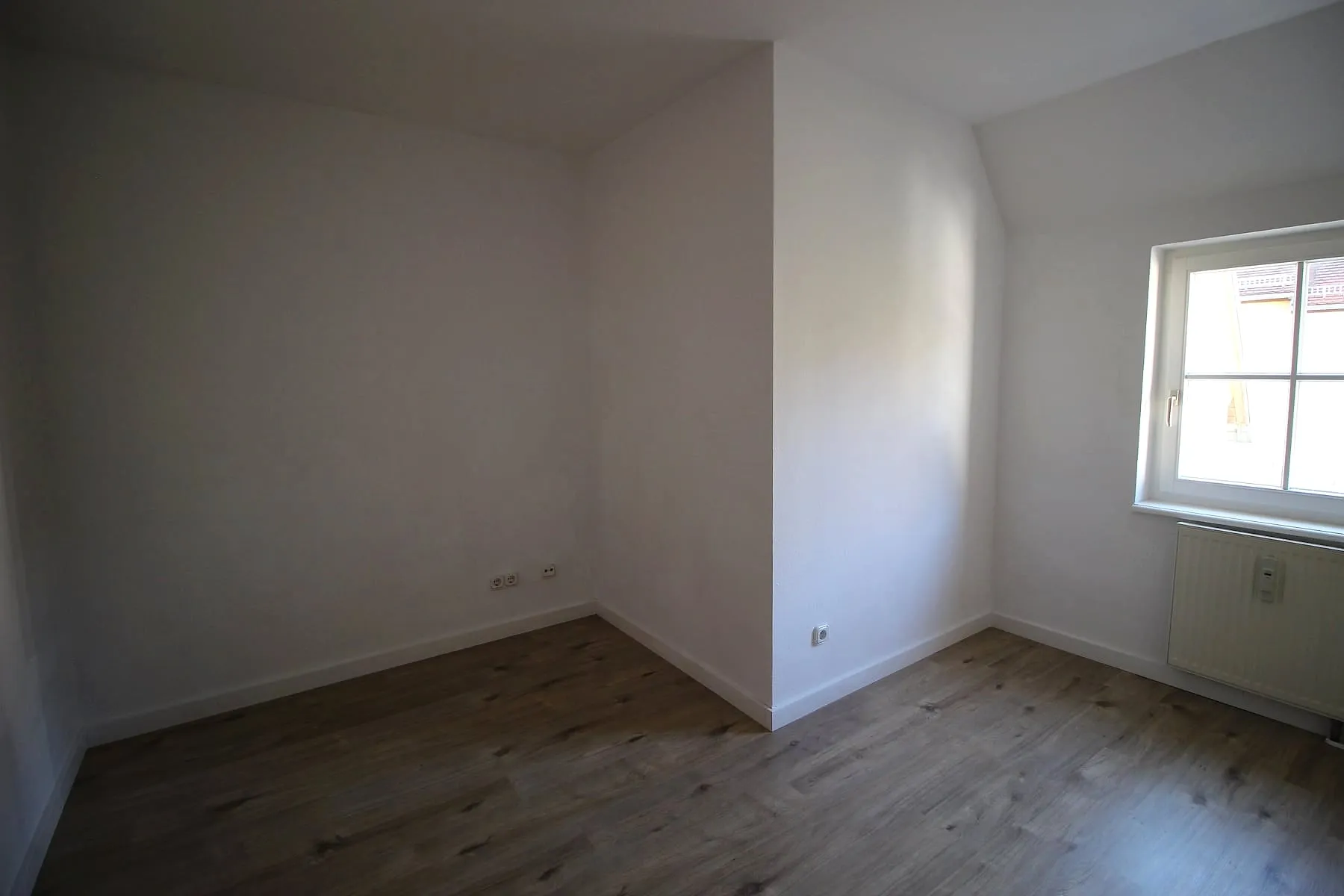 Zimmerecke mit Tageslicht