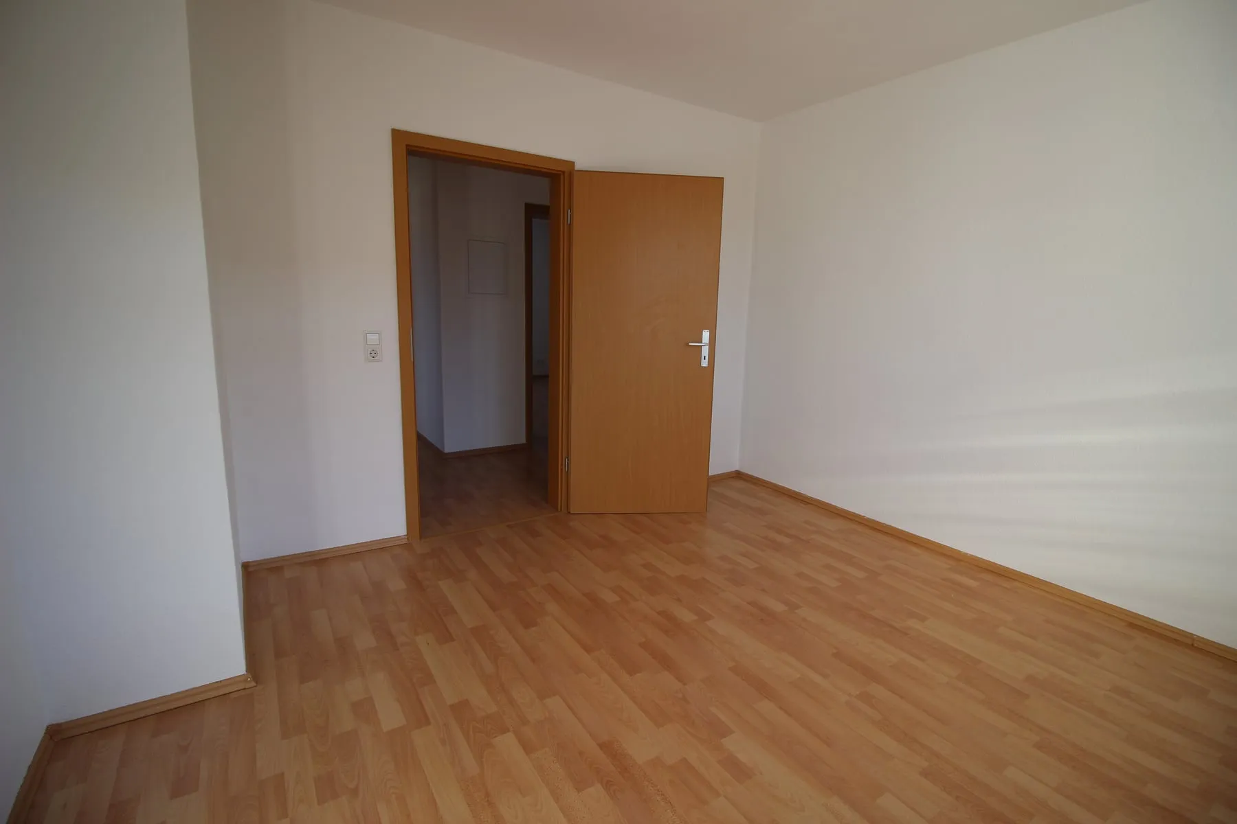 Weiteres Zimmer mit Zugang zum Flur